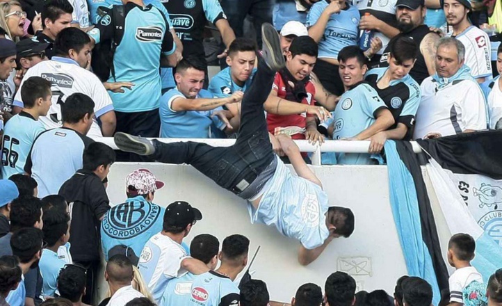 Argentine: le supporter jeté d'une tribune à Cordoba est décédé