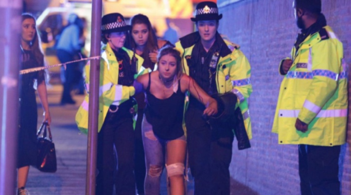 Au moins 22 morts, dont des enfants, dans un attentat suicide à Manchester