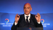 Infantino félicite Ronaldo et Messi