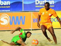 Le pratiquer dans les normes ou s'abstenir : Il y a beach soccer et beach soccer