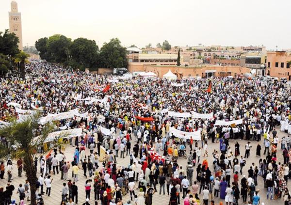 Sit-in à Casablanca et Marrakech à la mémoire des victimes des attentats : Des milliers de manifestants dénoncent la barbarie terroriste