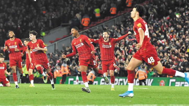 Coupe de la Ligue anglaise : Liverpool et Arsenal régalent, Manchester surprend