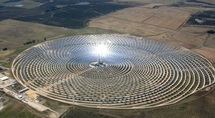 Au cœur de l'Andalousie, une centrale solaire qui fonctionne même la nuit