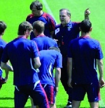 Dick Advocaat, le "Petit général" devenu star de Russie