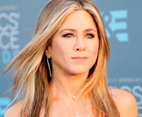 ​Jennifer Aniston sensibilise ses followers sur le port du masque