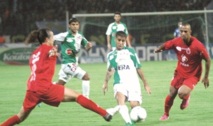 6e journée du Botola Pro Elite : l’ASFAR s’empare du fauteuil de leader : Le Raja et l’OCS séduisants à souhait et d’un football de qualité se neutralisent à Casablanca