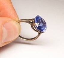 Insolite : Il vole la bague de son ex pour la donner à sa nouvelle femme