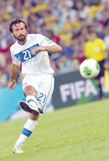 Pirlo, buteur pour sa 100ème cape