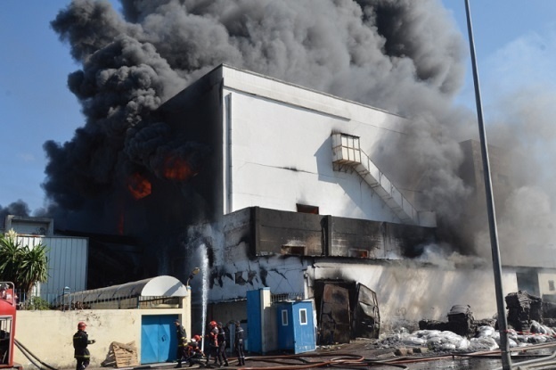 A Casablanca et à Marrakech, flammes, fumée et d’énormes dégâts