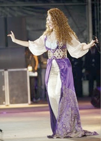 Myriam Fares clot en beauté le Festival de Nador