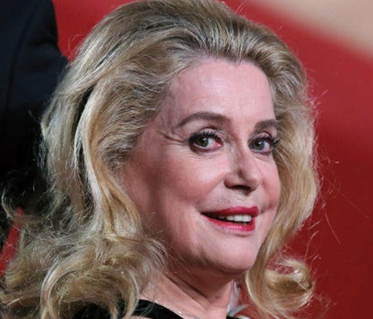 Catherine Deneuve : L'actrice estime que la télévision aurait dû diffuser les films de la fiancée du pirate