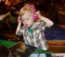 Insolite : Bébé DJ