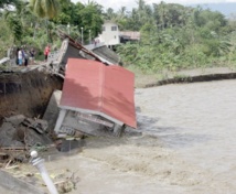 Le typhon Haiyan aurait fait 10.000 morts  et des dégâts considérables aux Philippines