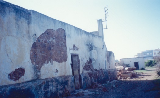 Les ruines de la bâtisse Oulderra et du petit msid situés près de l’ancien aérodrome d’El Jadida.