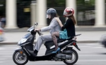 Les scooters à deux temps, “super polluants” de l’air dans les villes