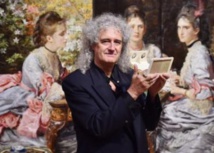 ​Brian May ouvre une exposition sur des cartes en 3D