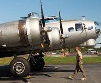 ​Des B-17 volent en souvenirs de la Seconde Guerre mondiale