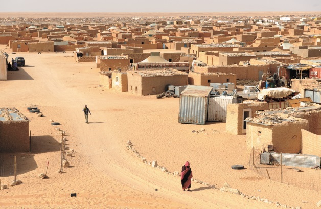 Les drapeaux marocains flottent sur les camps de Tindouf