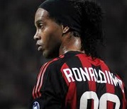 Ronaldinho menacé d'exclusion par son club