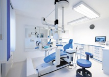 ​La prolifération des sites de pratique illégale de la médecine dentaire met en rogne les professionnels