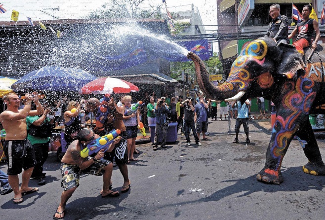 Les festivals à voir une fois dans sa vie : Festival de l’eau de Songkran (Thaïlande)