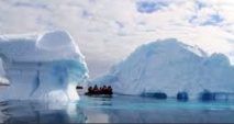 ​L'épaisseur des glaces autour de l'Antarctique s'est nettement réduite