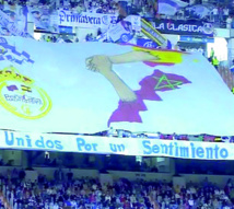 Le tifo de Pena Casa Madridista  au Santiago Bernabeu