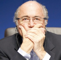 ​Blatter exclut son départ immédiat