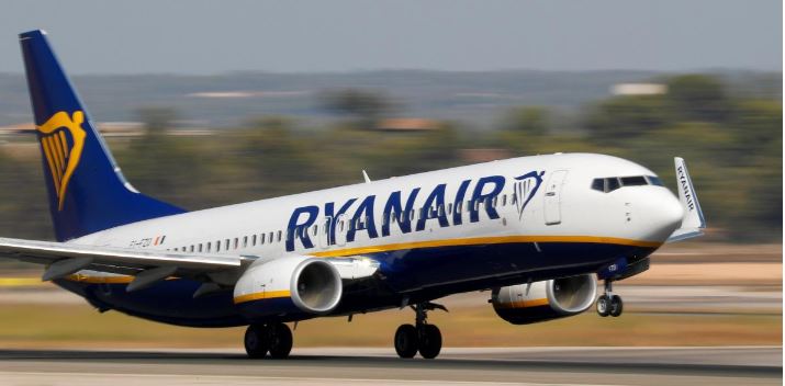 Le ministère du Transport rappelle à Ryanair ses engagements et l’autorise à opérer ses vols domestiques “exceptionnellement