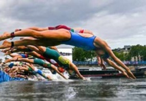 Une triathlète belge "malade" après l'épreuve dans la Seine