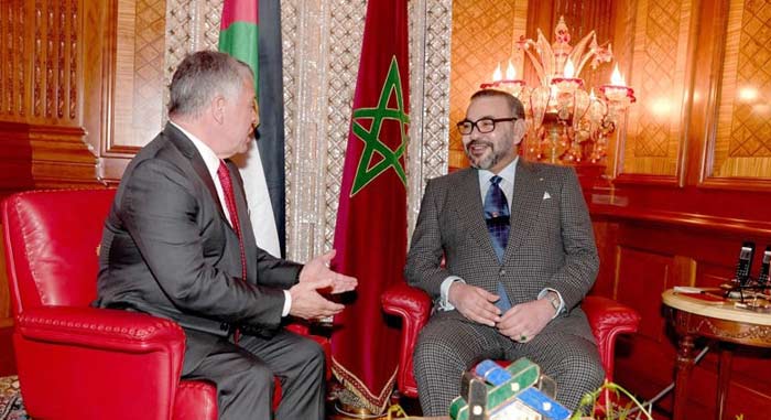 SM le Roi félicite les Souverains de Jordanie à l’occasion de la naissance de la première enfant de LL.AA.RR le Prince héritier et la Princesse Rajwa Al Hussein