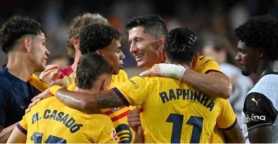 Espagne: Le FC Barcelone s’en sort à Valence grâce à un doublé de Lewandowski