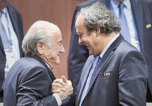 La commission d'éthique de la Fifa appelée à enquêter sur Blatter et Platini