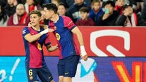 Le FC Barcelone dynamite Séville et revient à deux points du Real