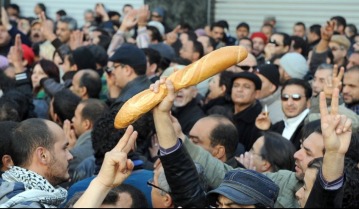 Des manifestations de chômeurs dégénèrent en Tunisie