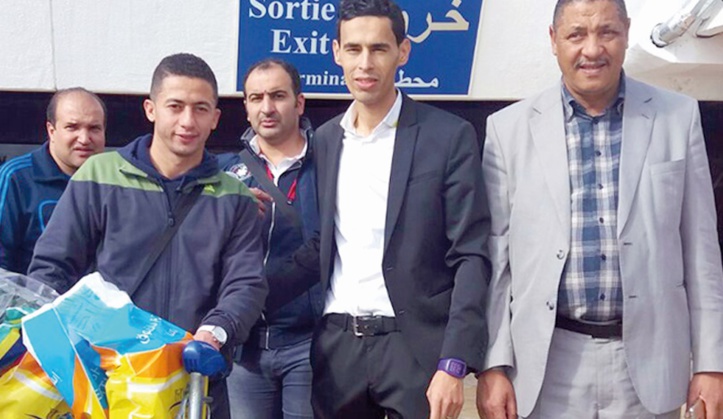 La délégation égyptienne du club Al Maqassa, dont fait partie l’ex-international marocain Omar Najdi, à son arrivée à l’aéroport Mohammed V à Casablanca.