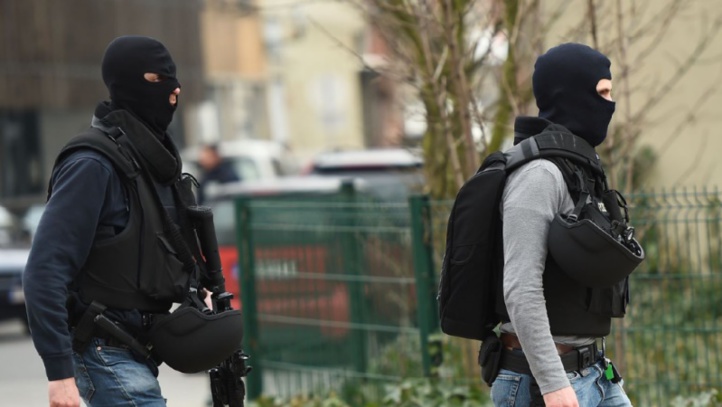 Attentats de Paris: les opérations de police se poursuivent en Belgique