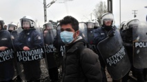 La police macédonienne tire des gaz lacrymogènes sur une centaine  de migrants à Idomeni