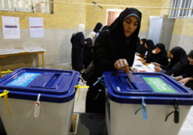 Les alliés de Rohani gagnent les législatives en Iran sans majorité