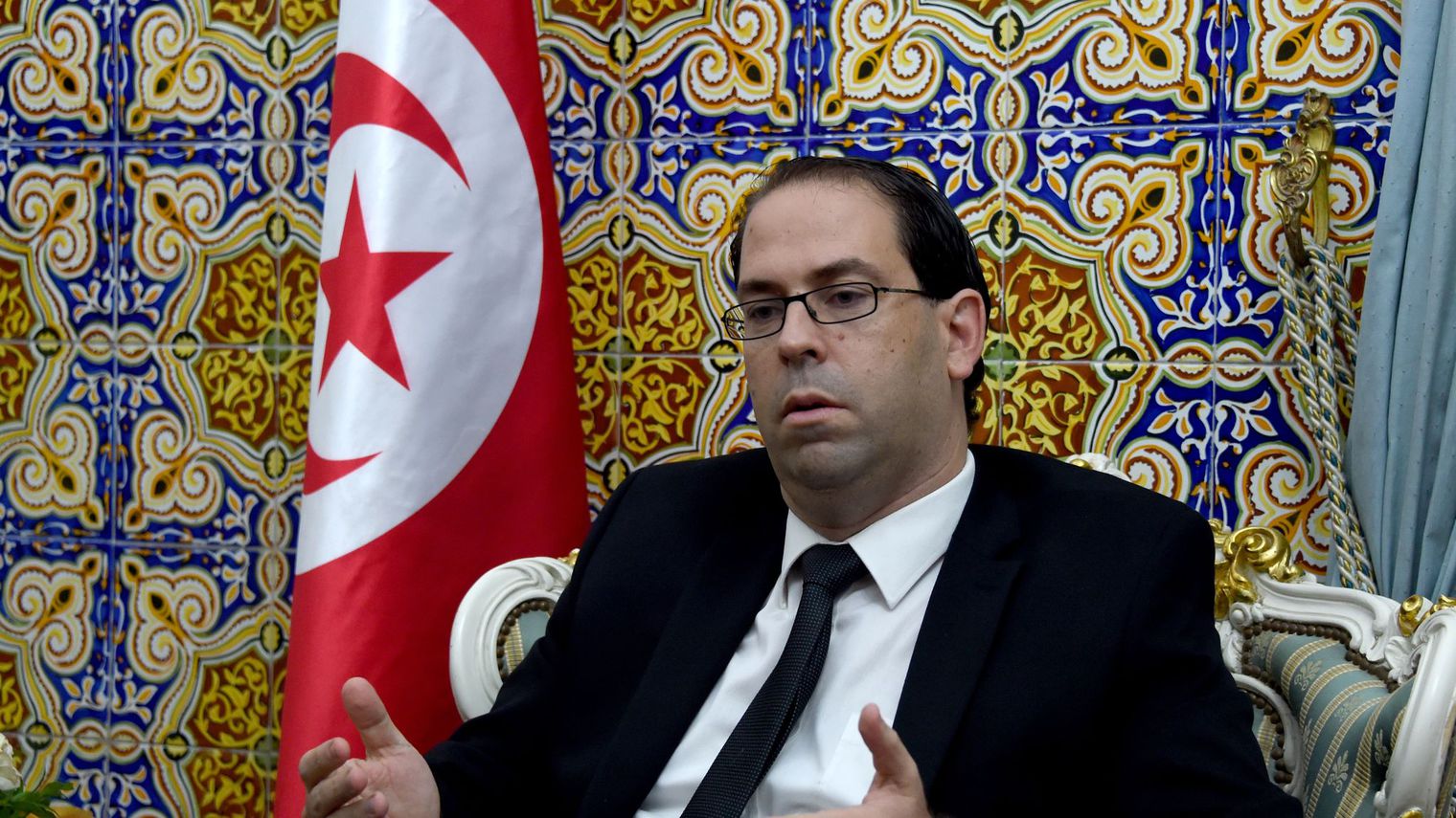 Le Premier ministre tunisien désigné  dévoile son équipe et promet l'efficacité