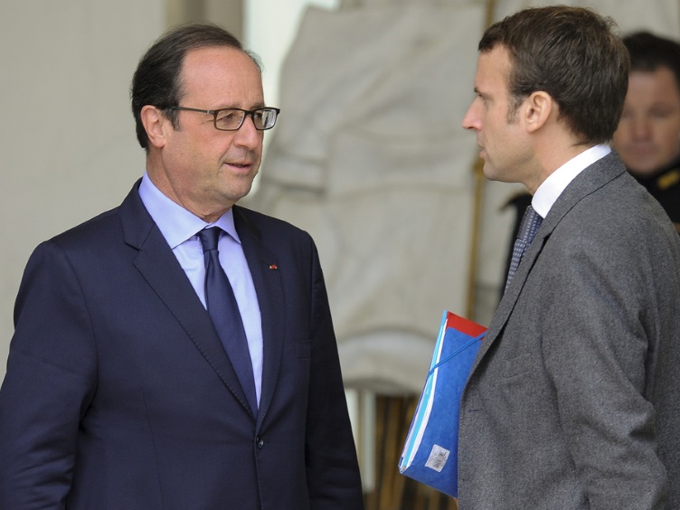 Emmanuel Macron lâche Hollande pour se rapprocher d'une candidature à l'Elysée