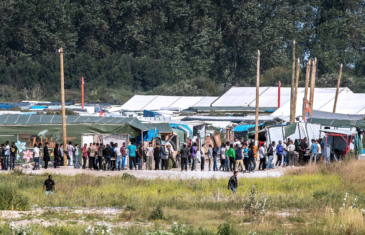 Derniers préparatifs dans la Jungle de Calais, à la veille de l'évacuation des migrants