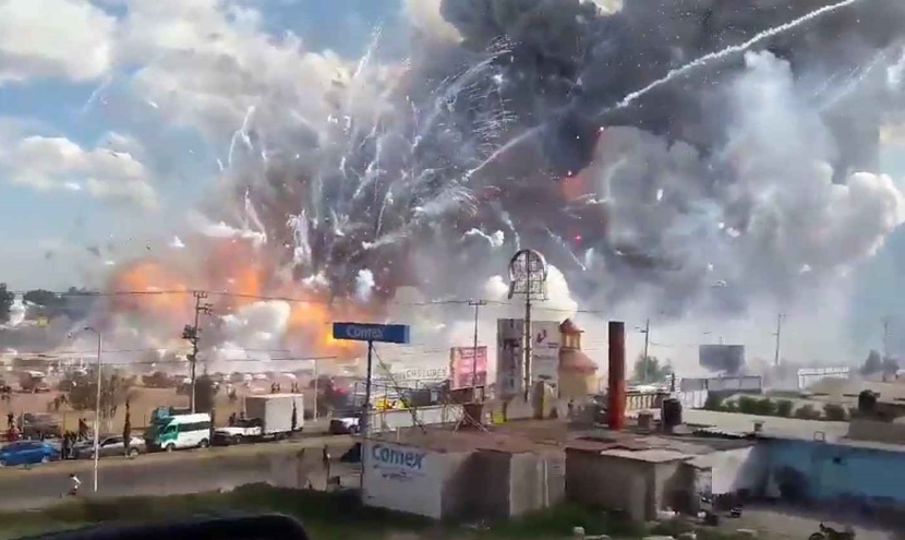 Explosion dans un marché de feux d'artifice au Mexique