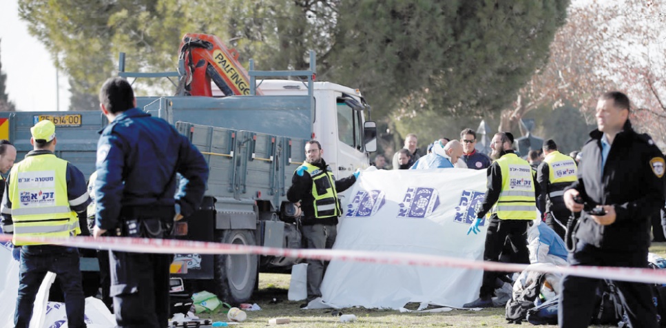 Quatre morts dans une attaque au camion bélier à Al-Qods