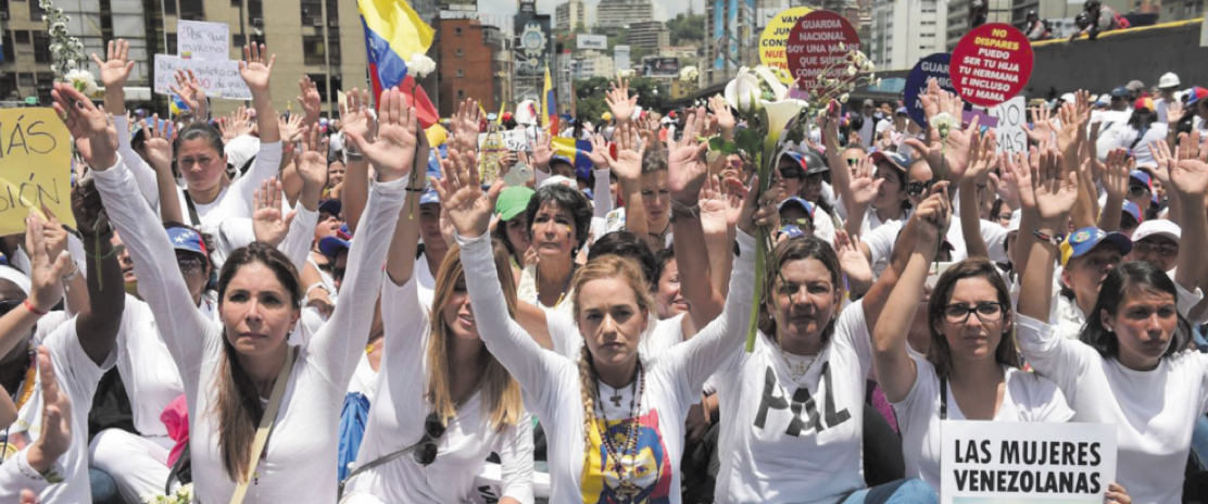 Les femmes du Venezuela dans la rue pour et contre Maduro