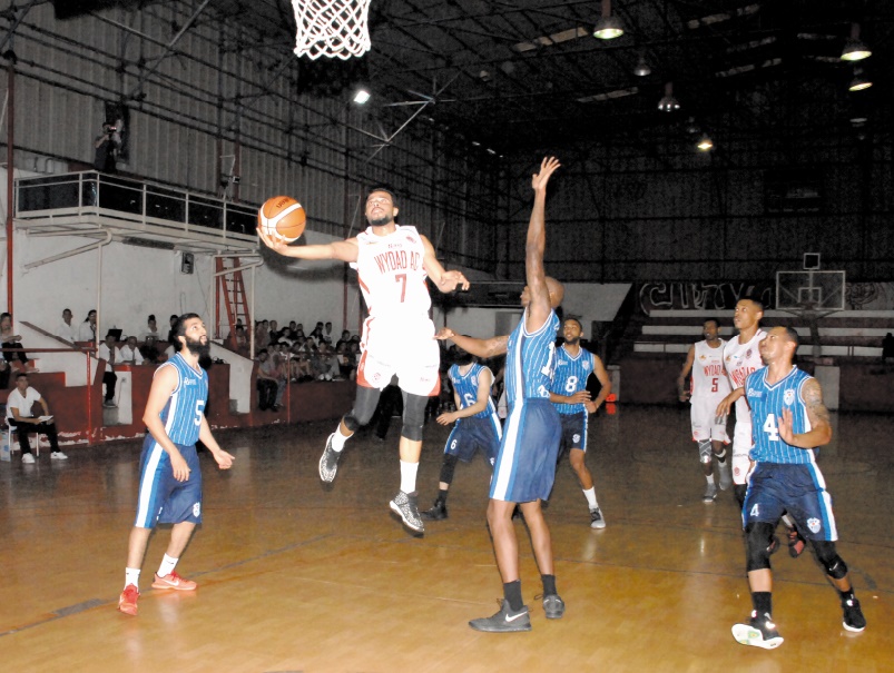 Les gros calibres au dernier carré du championnat de basketball