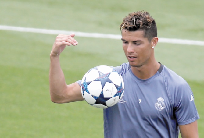 Cristiano Ronaldo Finale avec vue sur le Ballon d'Or