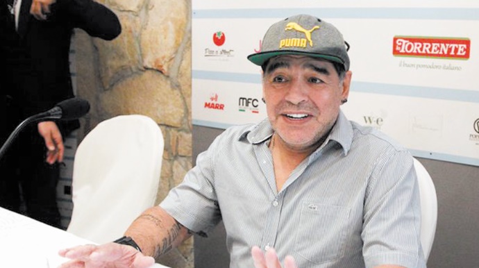 Diego Maradona devient citoyen d'honneur de Naples