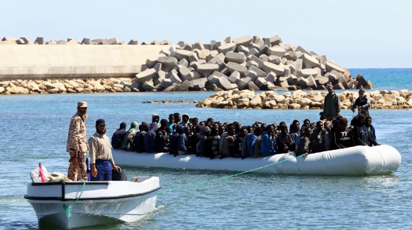 Près de 300 migrants secourus à l'est de Tripoli