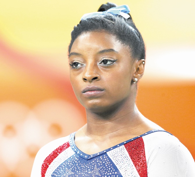 Simone Biles s'ajoute à la longue liste des victimes sexuelles du Dr Nassar